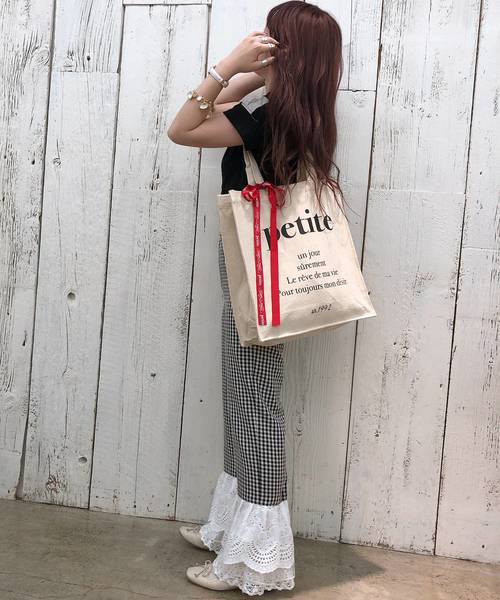 one after another NICE CLAUP（ワンアフターアナザーナイスクラップ）の「【Petite by NICE CLAUP】rogo tee（Tシャツ/カットソー・レディース・オフホワイト/ブルー/ブラック/レッド・FREE）」の9枚目の写真