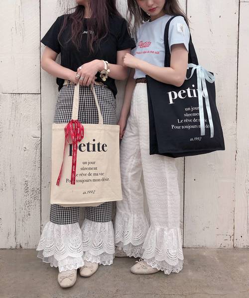 one after another NICE CLAUP（ワンアフターアナザーナイスクラップ）の「【Petite by NICE CLAUP】rogo tee（Tシャツ/カットソー・レディース・オフホワイト/ブルー/ブラック/レッド・FREE）」の13枚目の写真