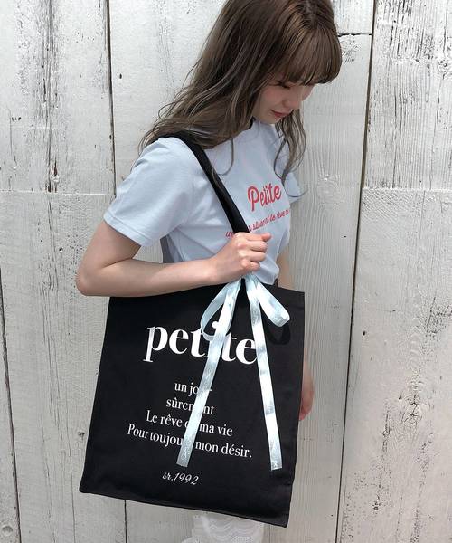 one after another NICE CLAUP（ワンアフターアナザーナイスクラップ）の「【Petite by NICE CLAUP】rogo tee（Tシャツ/カットソー・レディース・オフホワイト/ブルー/ブラック/レッド・FREE）」の6枚目の写真