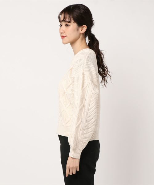 one way（ワンウェイ）の「キーネックケーブルニット（ニット/セーター