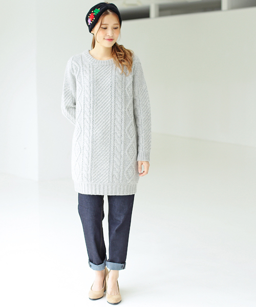 Another Edition（アナザーエディション）の「3ゲージケーブルチュニック/AE 3G CABLE TUNIC（ニット/セーター・レディース・オフホワイト/グレー/ネイビー・ﾌﾘ-）」の5枚目の写真