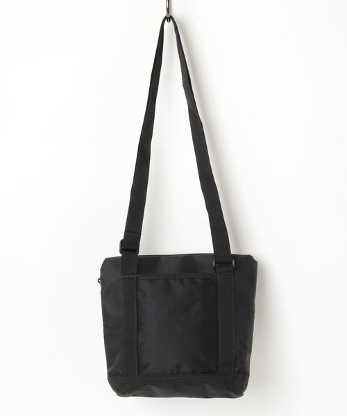 Flowfold（フローフォールド）の「【Flowfold/フローフォールド】（UN）MUSE 2L CROSSBODY BAG（ショルダーバッグ・メンズ・ブラック/グレー/グリーン系その他/ブルー系その他・FREE）」の5枚目の写真