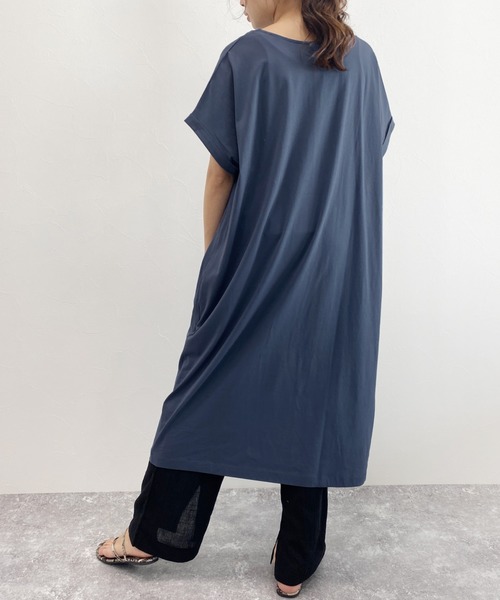 LAKOLE（ラコレ）の「フロントノットTシャツワンピース / LAKOLE（ワンピース・レディース・ブラック/ベージュ/インディゴブルー/ブラウン・MEDIUM/SMALL）」の16枚目の写真