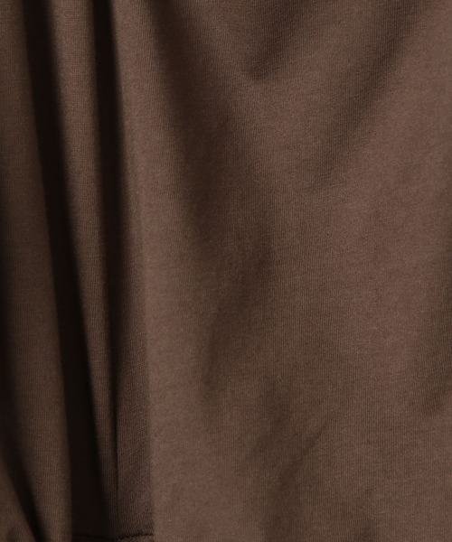 LAKOLE（ラコレ）の「フロントノットTシャツワンピース / LAKOLE（ワンピース・レディース・ブラック/ベージュ/インディゴブルー/ブラウン・MEDIUM/SMALL）」の5枚目の写真