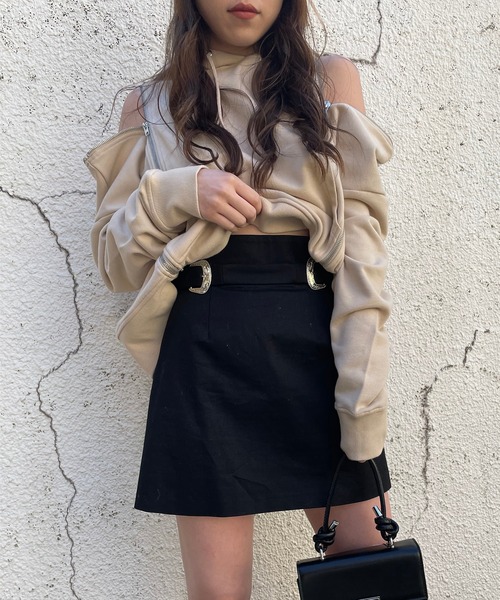 SPIRALGIRL（スパイラルガール）の「ダブルバックル付きミニスカート（スカート・レディース・ベージュ/ブラック・FREE）」の2枚目の写真