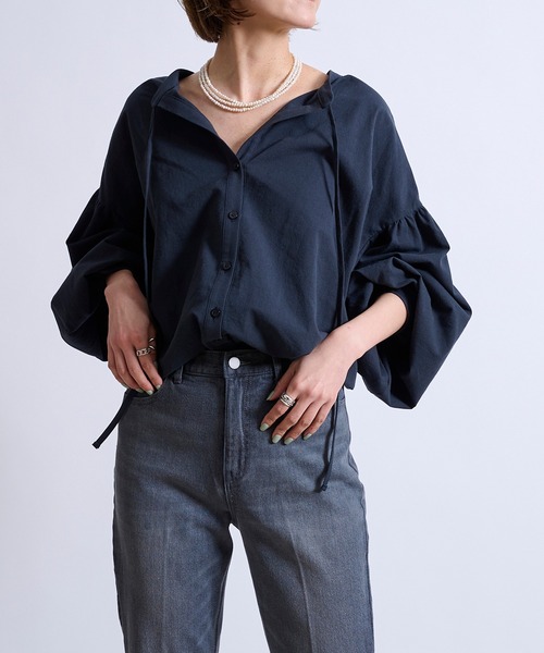 DouDou（ドゥドゥ）の「2WAY袖ボリュームブラウス（シャツ/ブラウス・レディース・ホワイト/チャコールグレー/サックスブルー・FREE）」の2枚目の写真