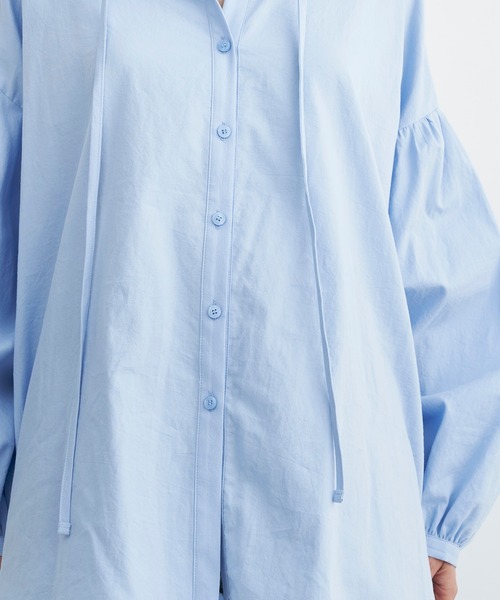 DouDou（ドゥドゥ）の「2WAY袖ボリュームブラウス（シャツ/ブラウス・レディース・ホワイト/チャコールグレー/サックスブルー・FREE）」の18枚目の写真