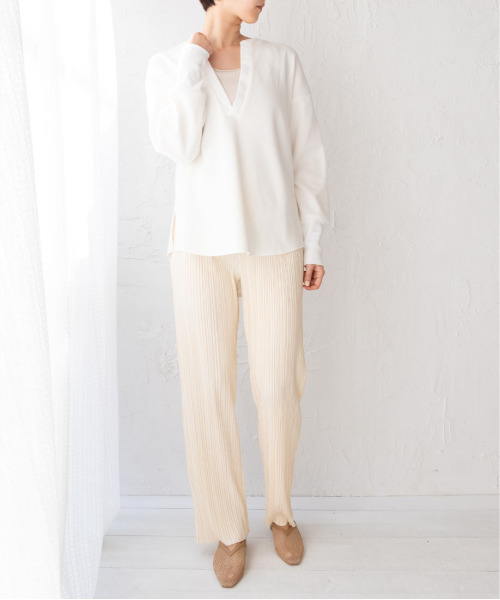 RANDA(ランダ)の「ソフト メッシュディティールVカットミュールパンプス(サンダル・レディース・ブラック/ベージュ・S/M/L/LL)」の12枚目の写真