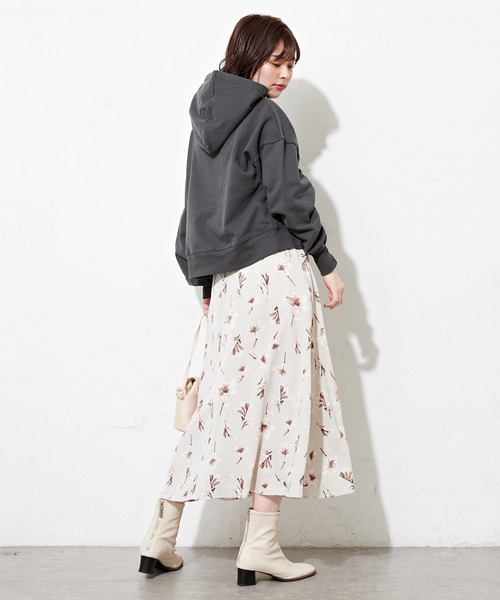 natural couture(ナチュラルクチュール)の「リリーフレアスカート(スカート・レディース・ライトベージュ/ミント/ブラック・FREE)」の15枚目の写真