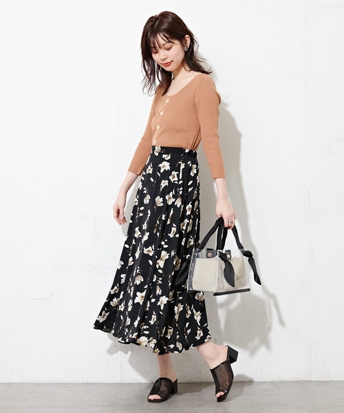 natural couture(ナチュラルクチュール)の「リリーフレアスカート(スカート・レディース・ライトベージュ/ミント/ブラック・FREE)」の7枚目の写真