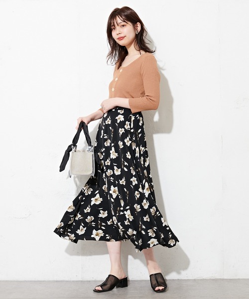 natural couture(ナチュラルクチュール)の「リリーフレアスカート(スカート・レディース・ライトベージュ/ミント/ブラック・FREE)」の8枚目の写真