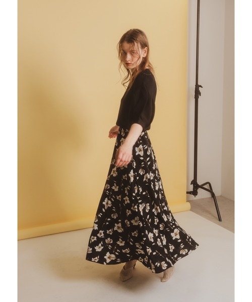 natural couture(ナチュラルクチュール)の「リリーフレアスカート(スカート・レディース・ライトベージュ/ミント/ブラック・FREE)」の5枚目の写真