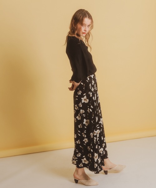 natural couture(ナチュラルクチュール)の「リリーフレアスカート(スカート・レディース・ライトベージュ/ミント/ブラック・FREE)」の4枚目の写真