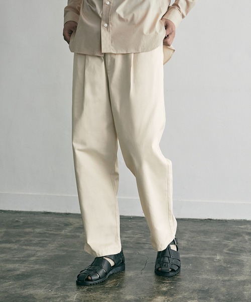 nowm（ノウム）の「【nowm】LOOSE WIDE STRAIGHT TUCK PANTS / ルーズ ワイドストレート タックパンツ（チノパンツ・メンズ・オフホワイト/カーキ・M/L）」の17枚目の写真