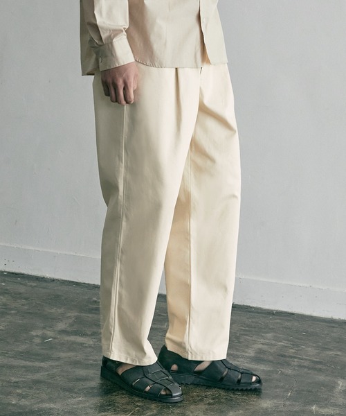 nowm（ノウム）の「【nowm】LOOSE WIDE STRAIGHT TUCK PANTS / ルーズ ワイドストレート タックパンツ（チノパンツ・メンズ・オフホワイト/カーキ・M/L）」の18枚目の写真