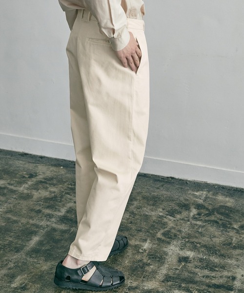 nowm（ノウム）の「【nowm】LOOSE WIDE STRAIGHT TUCK PANTS / ルーズ ワイドストレート タックパンツ（チノパンツ・メンズ・オフホワイト/カーキ・M/L）」の19枚目の写真