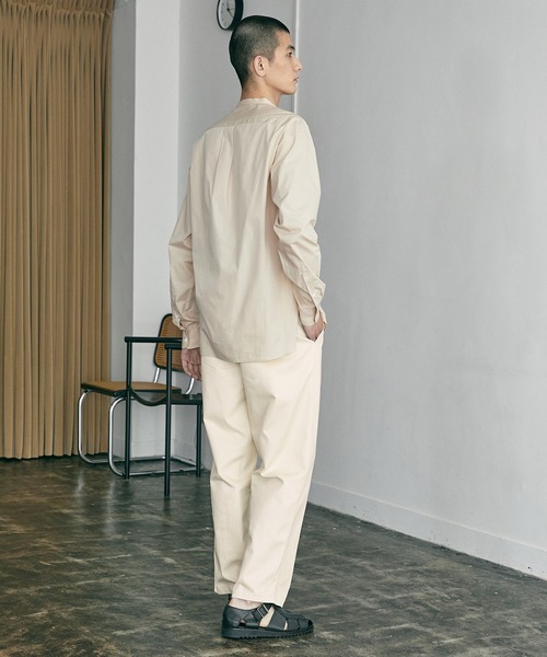 nowm（ノウム）の「【nowm】LOOSE WIDE STRAIGHT TUCK PANTS / ルーズ ワイドストレート タックパンツ（チノパンツ・メンズ・オフホワイト/カーキ・M/L）」の22枚目の写真