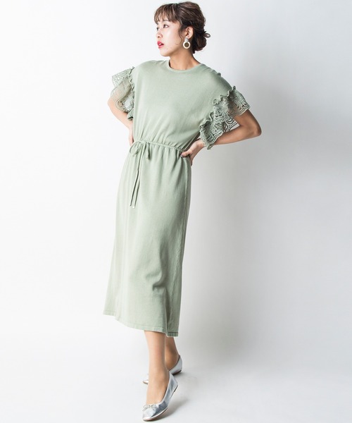 MILLION CARATS（ミリオンカラッツ）の「脚長見えするスタイルアップ効果！袖口にレースをあしらったサマーニットワンピース（ワンピース・レディース・ピンク/グリーン/ブラック/ベージュ・FREE）」の9枚目の写真