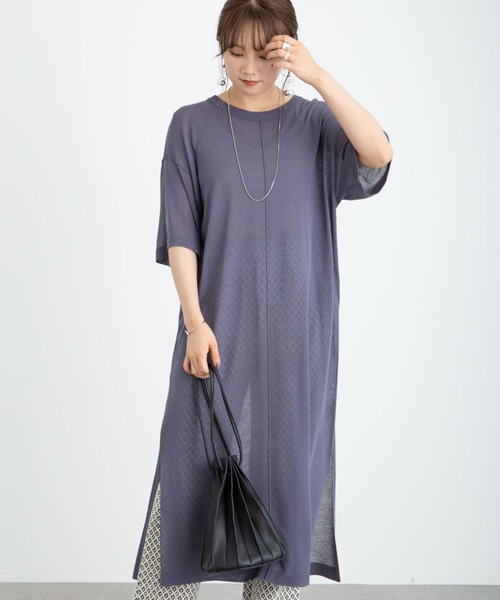 earth music&ecology（アースミュージックアンドエコロジー）の「シアーニットワンピース ＊（ワンピース・レディース・ダークブルー/ホワイト系その他2/ブラック/グレイッシュベージュ・FREE）」の4枚目の写真