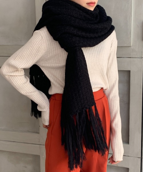 moment+（モーメントプラス）の「モヘヤタッチアクリル柄編みフリンジロングニットマフラー（マフラー・レディース・チャコールグレー/ブラック/ブラウン/ベージュ/杢グレー・FREE）」の11枚目の写真
