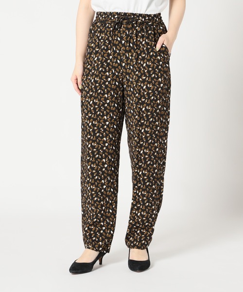 SLOBE IENA（スローブイエナ）の「ドロストイージーパンツ【ウエストゴム/手洗い可能】◆（その他パンツ・レディース・ブラック系その他/ネイビー・36/38）」の16枚目の写真