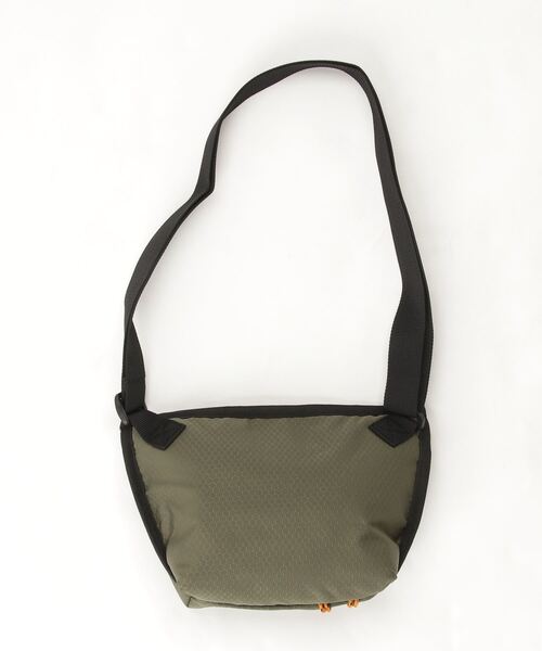 Reebok（リーボック）の「クラシックス キャンピング シティバッグ / Classics Camping City Bag（ショルダーバッグ・メンズ・ブラック/アーミー・FREE）」の3枚目の写真