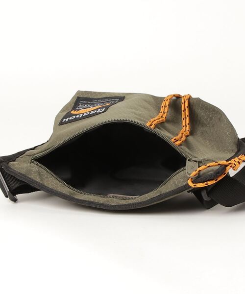 Reebok（リーボック）の「クラシックス キャンピング シティバッグ / Classics Camping City Bag（ショルダーバッグ・メンズ・ブラック/アーミー・FREE）」の5枚目の写真