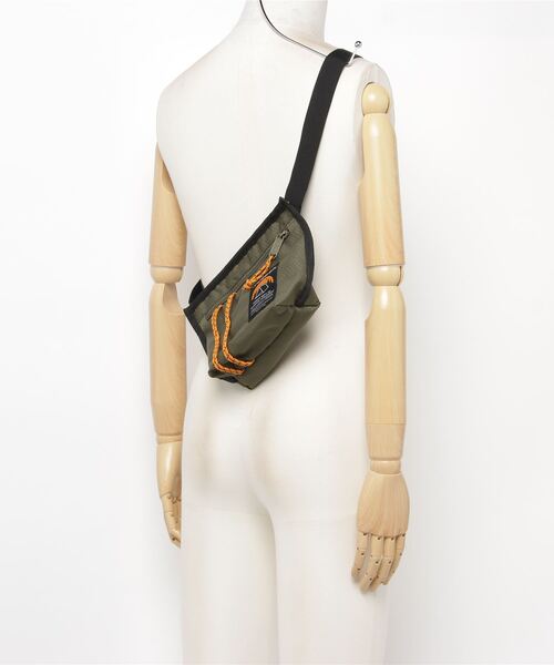 Reebok（リーボック）の「クラシックス キャンピング シティバッグ / Classics Camping City Bag（ショルダーバッグ・メンズ・ブラック/アーミー・FREE）」の6枚目の写真