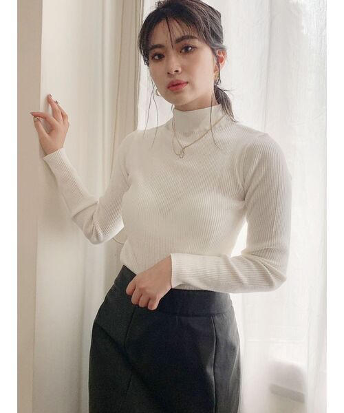 GYDA（ジェイダ）の「ボトルネックリブニット TOPS（ニット/セーター・レディース・ブラック/ベージュ/オフホワイト・FREE）」の2枚目の写真