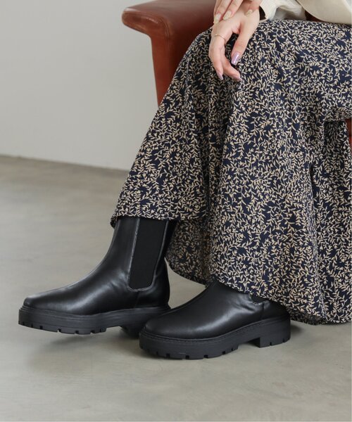 RAY CASSIN（レイカズン）の「ビガーサイドゴアブーツ（ブーツ・レディース・キナリ/ブラック・LARGE/MEDIUM）」の8枚目の写真