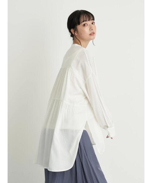 earth music&ecology(アースミュージックアンドエコロジー)の「バックティアードチュニック *(チュニック・レディース・オフホワイト/ブラック/ベージュ/サックスブルー・FREE)」の5枚目の写真