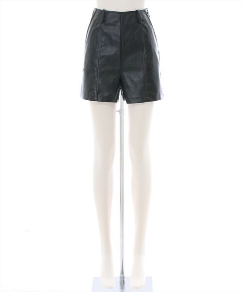 clear(クリア)の「【WEB限定】フェイクレザーショートパンツ(その他パンツ・レディース・ブラック/サンドベージュ/ブラウン/ベージュ/ブルー/グリーン・S/M)」の2枚目の写真