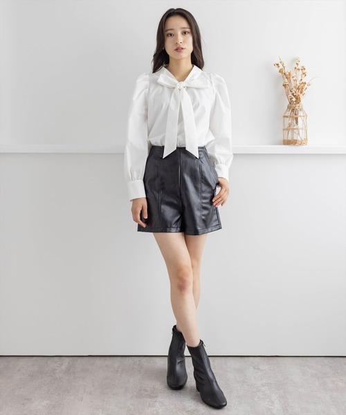 clear(クリア)の「【WEB限定】フェイクレザーショートパンツ(その他パンツ・レディース・ブラック/サンドベージュ/ブラウン/ベージュ/ブルー/グリーン・S/M)」の12枚目の写真