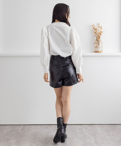 clear(クリア)の「【WEB限定】フェイクレザーショートパンツ(その他パンツ・レディース・ブラック/サンドベージュ/ブラウン/ベージュ/ブルー/グリーン・S/M)」の13枚目の写真