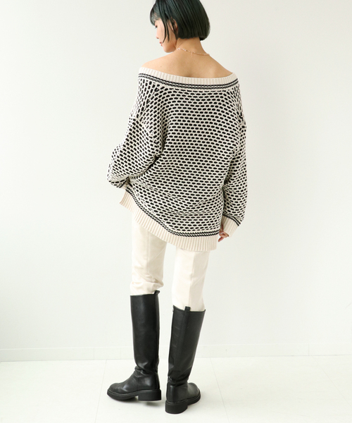 Simplicite（サンプリシテ）の「深VバイカラーKNITプルオーバー◆（ニット/セーター・レディース・ブラウン/ナチュラル/ブルー/グリーン・FREE）」の21枚目の写真