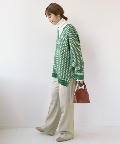 Simplicite（サンプリシテ）の「深VバイカラーKNITプルオーバー◆（ニット/セーター・レディース・ブラウン/ナチュラル/ブルー/グリーン・FREE）」の8枚目の写真