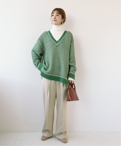 Simplicite（サンプリシテ）の「深VバイカラーKNITプルオーバー◆（ニット/セーター・レディース・ブラウン/ナチュラル/ブルー/グリーン・FREE）」の10枚目の写真