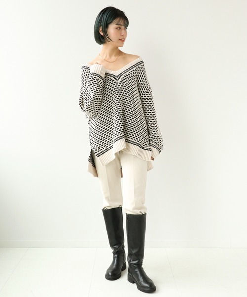 Simplicite（サンプリシテ）の「深VバイカラーKNITプルオーバー◆（ニット/セーター・レディース・ブラウン/ナチュラル/ブルー/グリーン・FREE）」の18枚目の写真