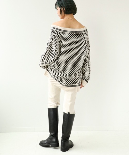 Simplicite（サンプリシテ）の「深VバイカラーKNITプルオーバー◆（ニット/セーター・レディース・ブラウン/ナチュラル/ブルー/グリーン・FREE）」の16枚目の写真