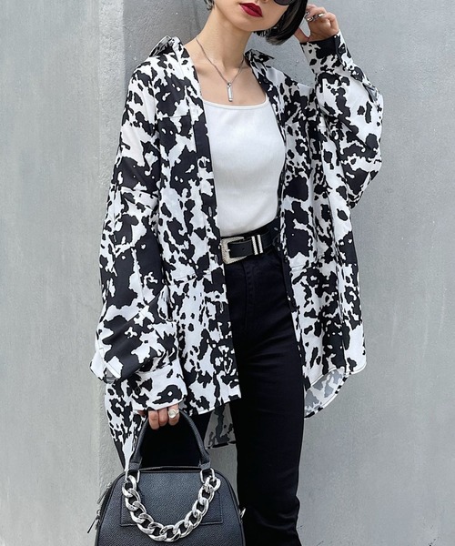 PAGEBOY（ページボーイ）の「ルーズポケットBIGシャツ（シャツ/ブラウス・レディース・ブラック/アイボリー/ホワイト系その他/グレイッシュベージュ/アクア・FREE）」の3枚目の写真