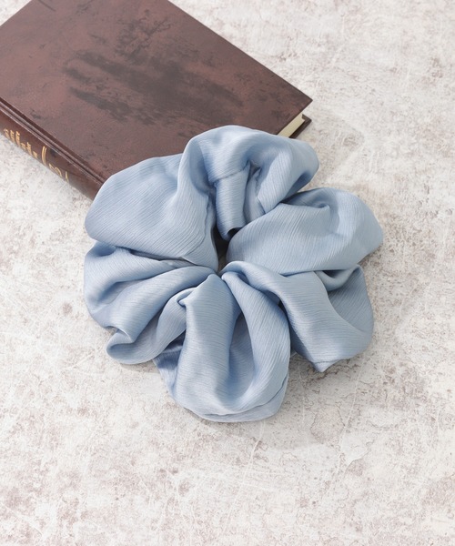 Blueberry（ブルーベリー）の「カラフル シュシュ ヘアゴム ヘアアクセ（シュシュ・レディース・ブルー/サックスブルー/ブラック系2/ブラック系1/ブラウン/ブラウン系1/オレンジ/パープル/ブラック/ベージュ/グリーン/ホワイト・フリー）」の10枚目の写真