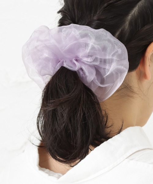 Blueberry（ブルーベリー）の「カラフル シュシュ ヘアゴム ヘアアクセ（シュシュ・レディース・ブルー/サックスブルー/ブラック系2/ブラック系1/ブラウン/ブラウン系1/オレンジ/パープル/ブラック/ベージュ/グリーン/ホワイト・フリー）」の13枚目の写真