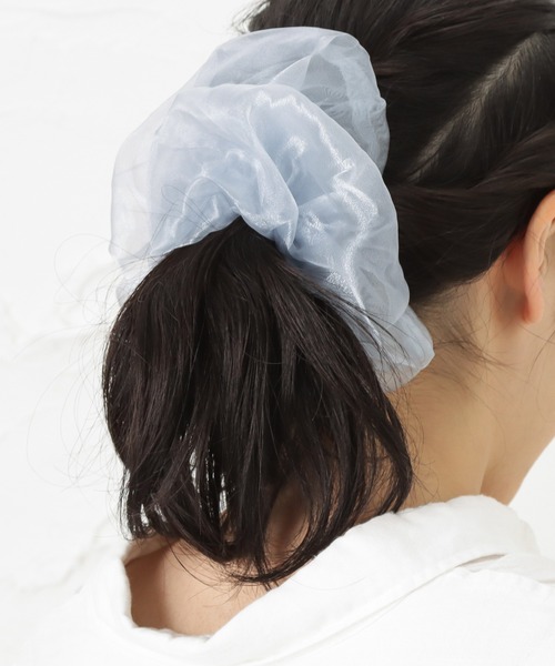 Blueberry（ブルーベリー）の「カラフル シュシュ ヘアゴム ヘアアクセ（シュシュ・レディース・ブルー/サックスブルー/ブラック系2/ブラック系1/ブラウン/ブラウン系1/オレンジ/パープル/ブラック/ベージュ/グリーン/ホワイト・フリー）」の19枚目の写真