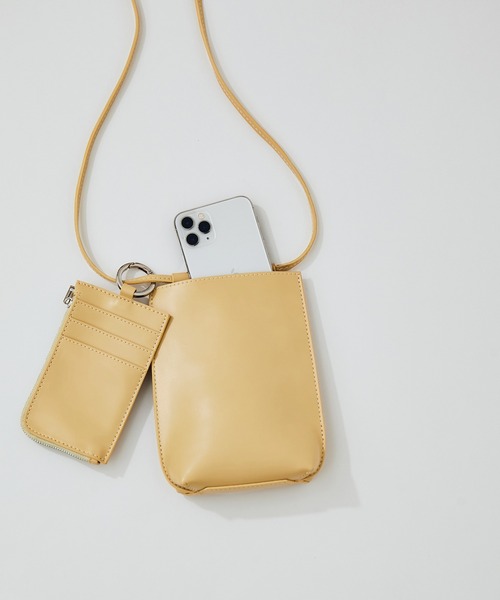 ADAM ET ROPE'(アダムエロペ)の「フラグメントケース付きスマホショルダー(ショルダーバッグ・レディース・ブラック/ベージュ/グリーン/ラベンダー・FREE)」の3枚目の写真