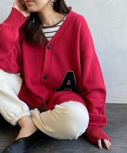 TIMELY WARNING（タイムリーワーニング）の「【WEB限定】[TIMELY WARNING/タイムリーワーニング] ワッペン刺繍 レタードニットカーディガン（カーディガン/ボレロ・レディース・レッド/イエロー/ブルー・M/L）」の6枚目の写真