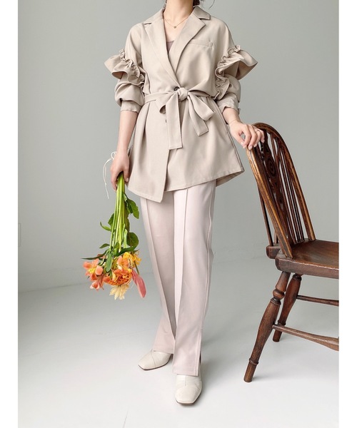 JUMELLE(ジュメロ)の「サイドスリットカラーパンツ(その他パンツ・レディース・ベージュ/レッド/グリーン・SMALL/MEDIUM)」の1枚目の写真