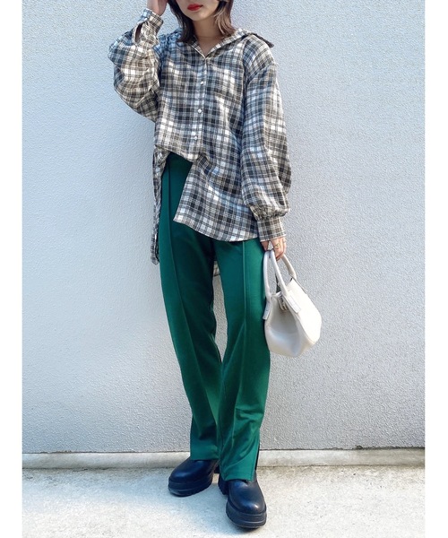 JUMELLE(ジュメロ)の「サイドスリットカラーパンツ(その他パンツ・レディース・ベージュ/レッド/グリーン・SMALL/MEDIUM)」の13枚目の写真