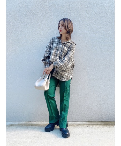 JUMELLE(ジュメロ)の「サイドスリットカラーパンツ(その他パンツ・レディース・ベージュ/レッド/グリーン・SMALL/MEDIUM)」の10枚目の写真