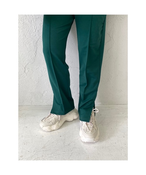 JUMELLE(ジュメロ)の「サイドスリットカラーパンツ(その他パンツ・レディース・ベージュ/レッド/グリーン・SMALL/MEDIUM)」の7枚目の写真