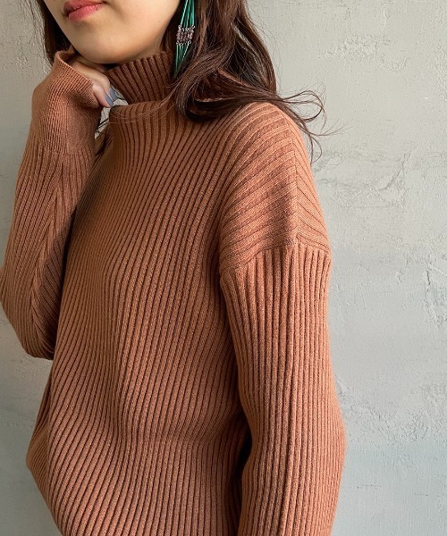 JF Ready Made（ジェイエフレディメイド）の「[Jf Ready Made/ジェイエフレディメイド] タートルネック バックスリットリブニット（ニット/セーター・レディース・ブラック/アイボリー/ブロンズ・F）」の3枚目の写真